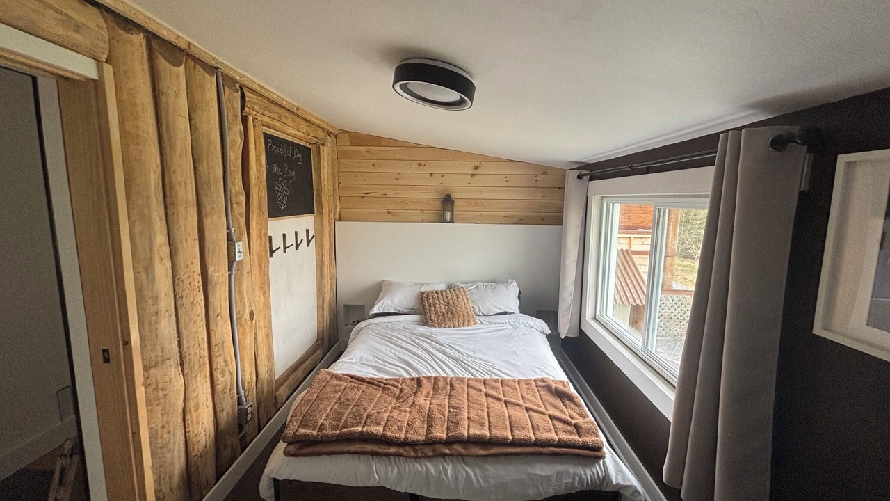 Photo of Bedroom in Glenmont