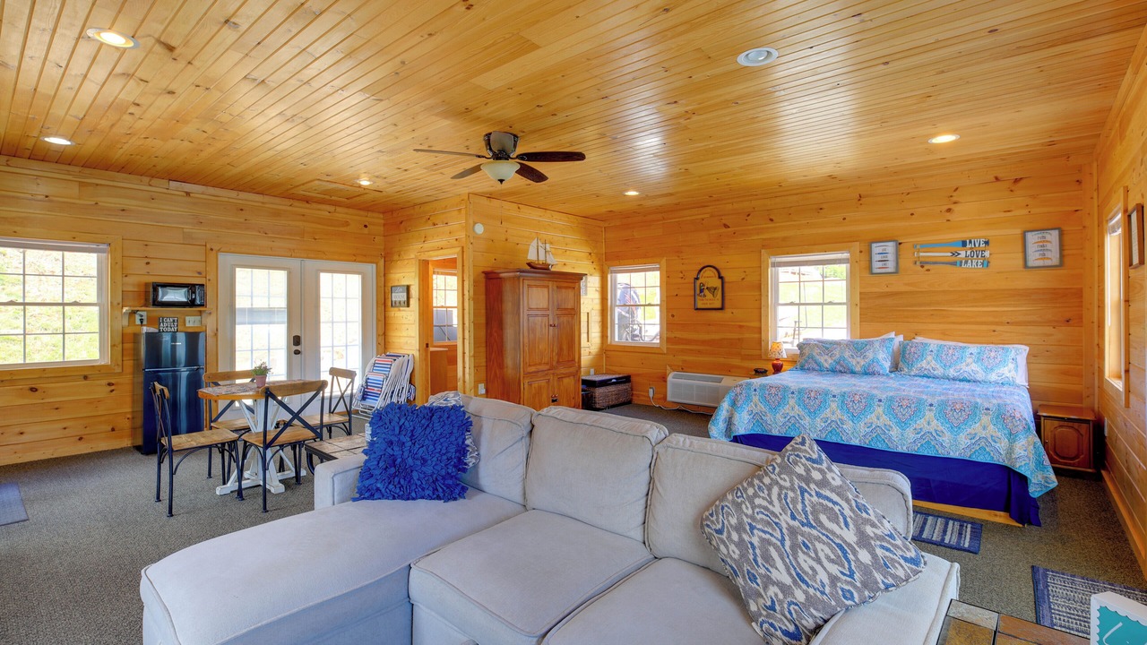 Photo of Livingroom in Draper
