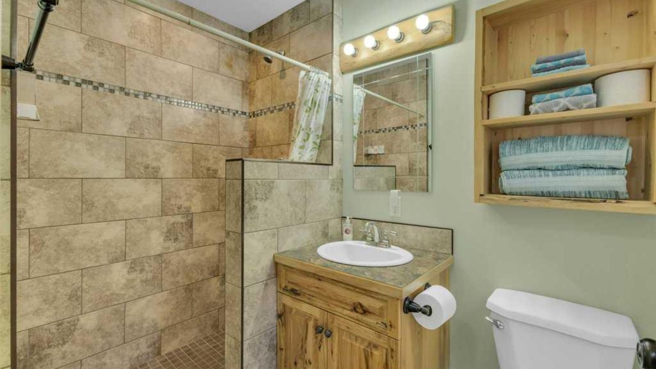Photo of Bathroom in Nordegg