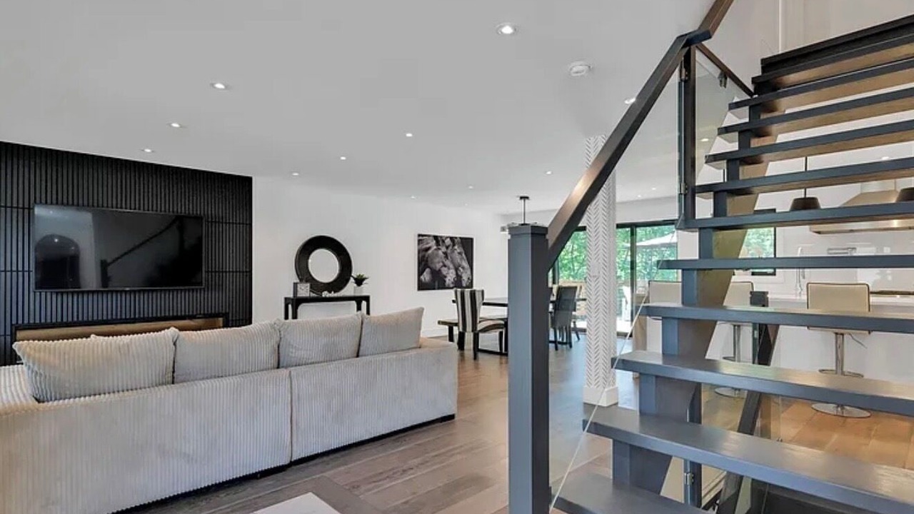 Photo of Livingroom in Maple Leaf