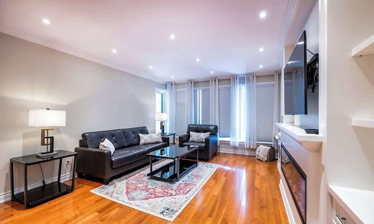 Photo of Livingroom in Etobicoke