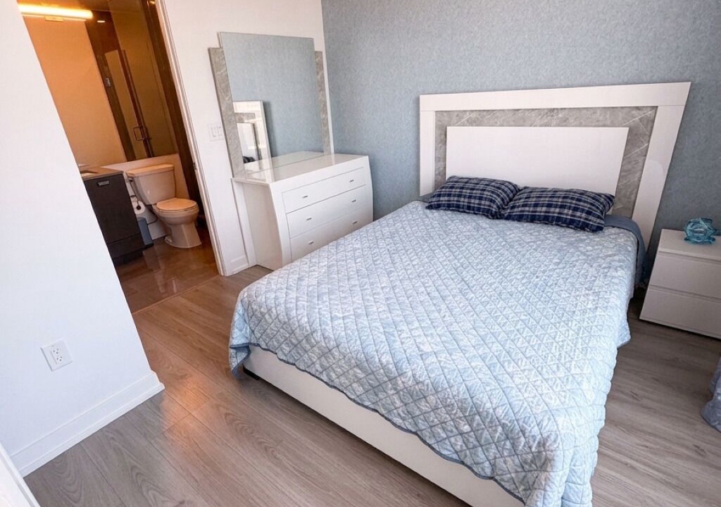 Photo of Bedroom in Bathurst Manor
