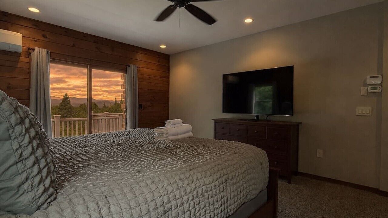 Photo of Bedroom in Center Lovell