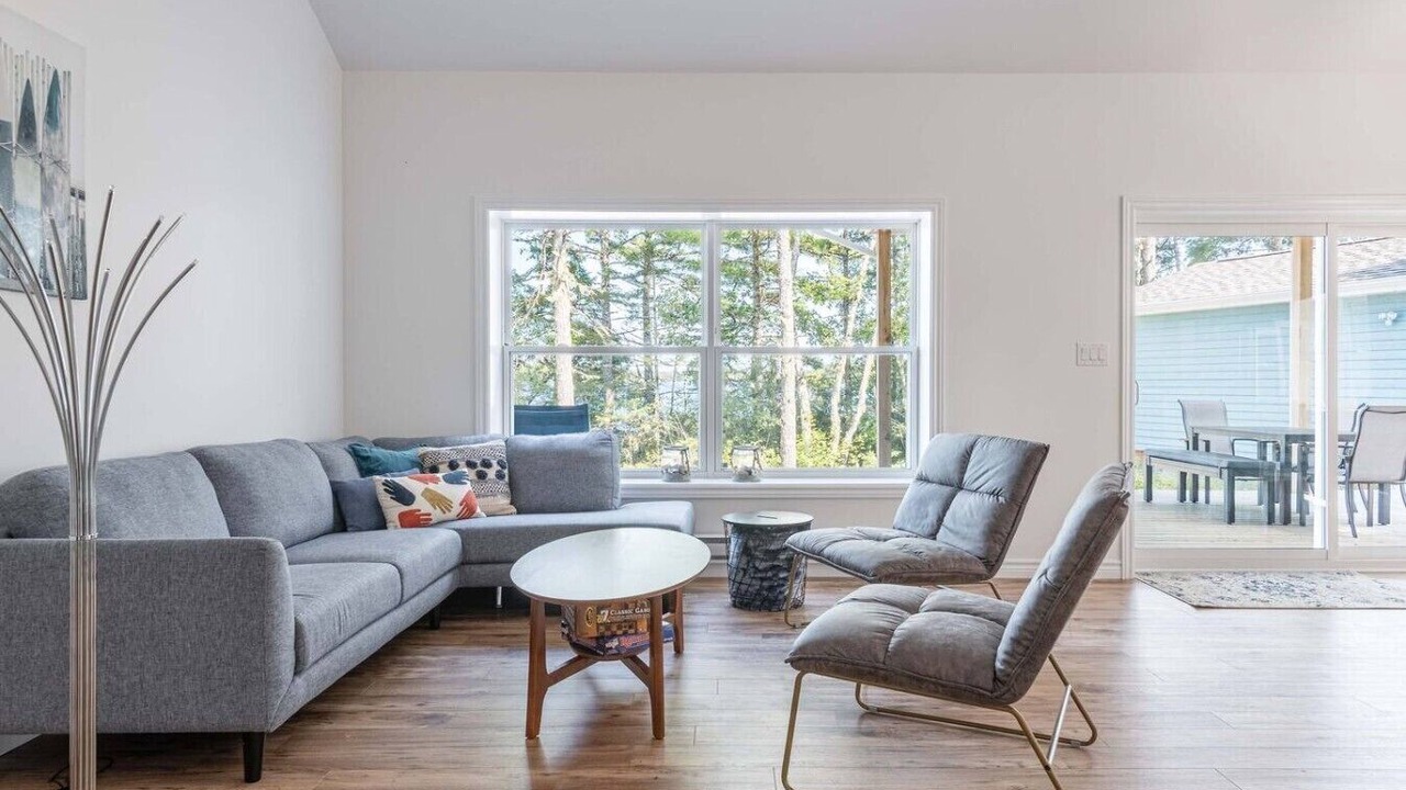 Photo of Livingroom in Lunenburg County