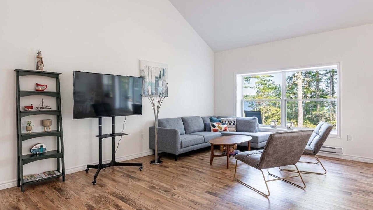 Photo of Livingroom in Lunenburg County