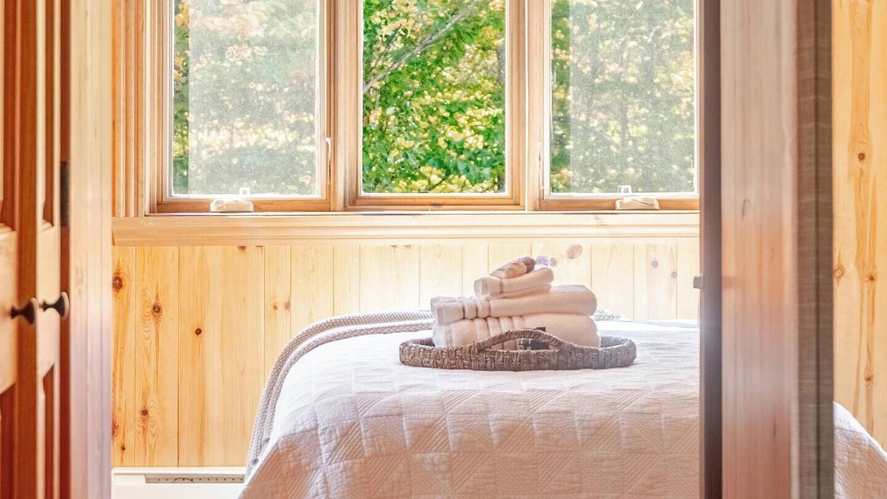 Photo of Bedroom in Val-des-Lacs
