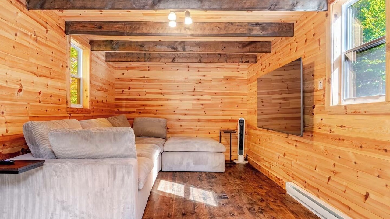 Photo of Livingroom in Val-des-Lacs