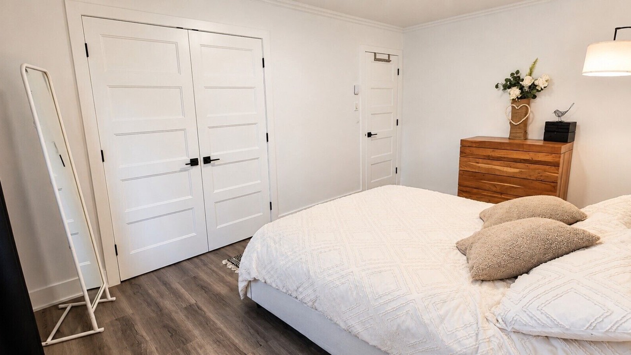 Photo of Bedroom in Pointe-des-Cascades
