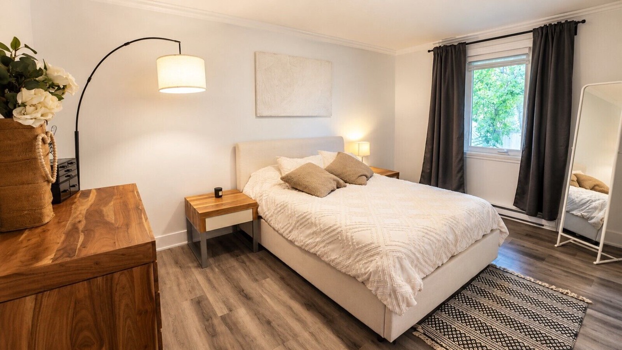 Photo of Bedroom in Pointe-des-Cascades