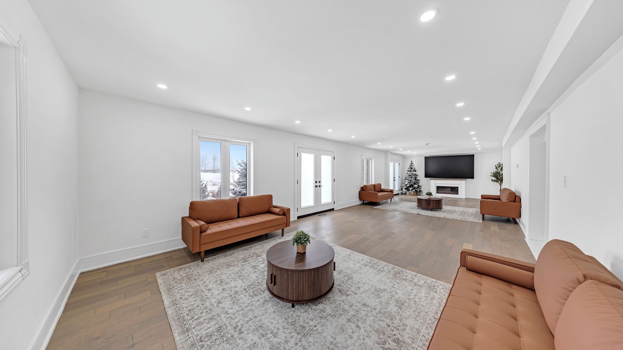 Photo of Livingroom in Scugog