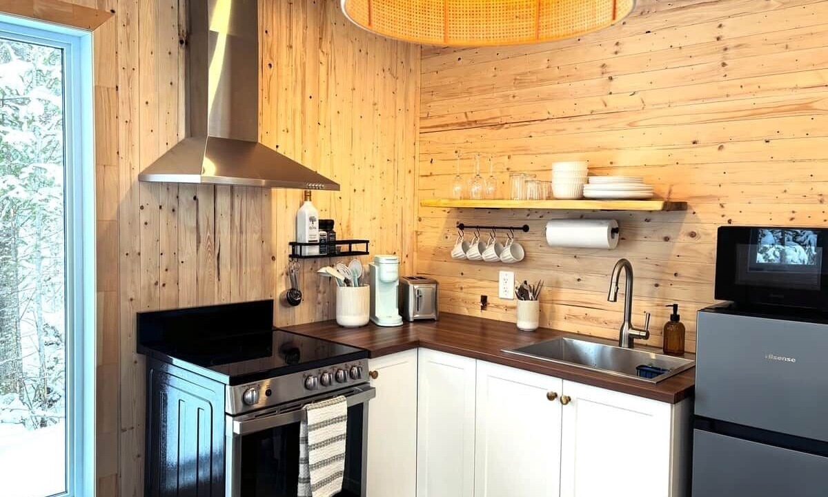Photo of Kitchen in St-Augustin-de-Woburn