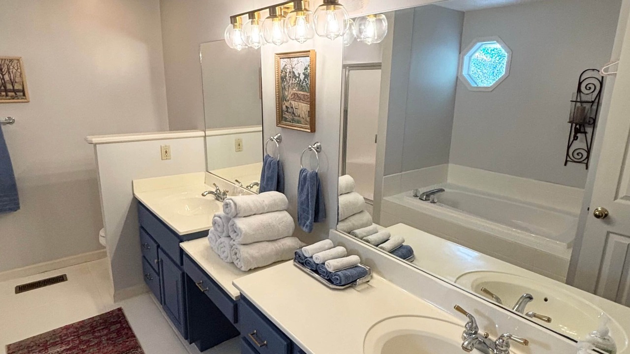 Photo of Bathroom in Counce