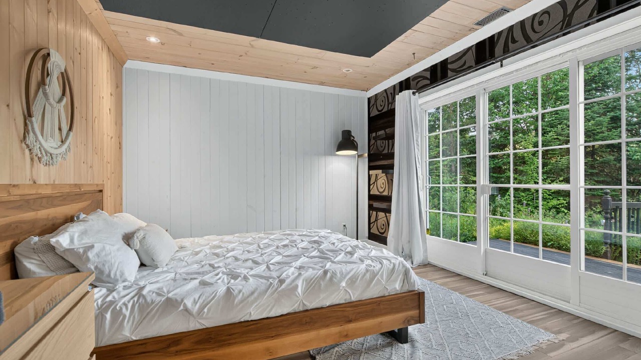 Photo of Bedroom in Val-des-Lacs