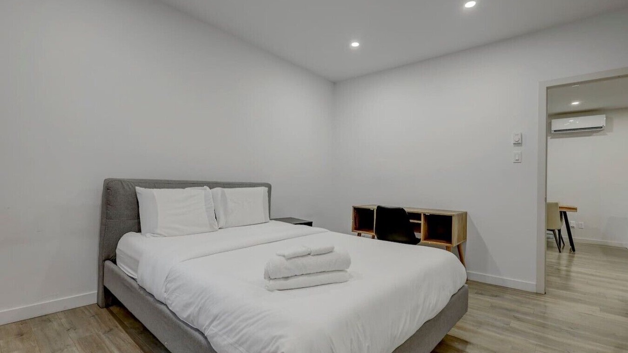 Photo of Bedroom in Cote-Des-Neiges—Notre-Dame-De-Grace