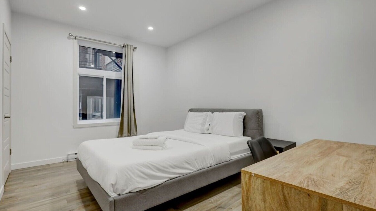Photo of Bedroom in Cote-Des-Neiges—Notre-Dame-De-Grace