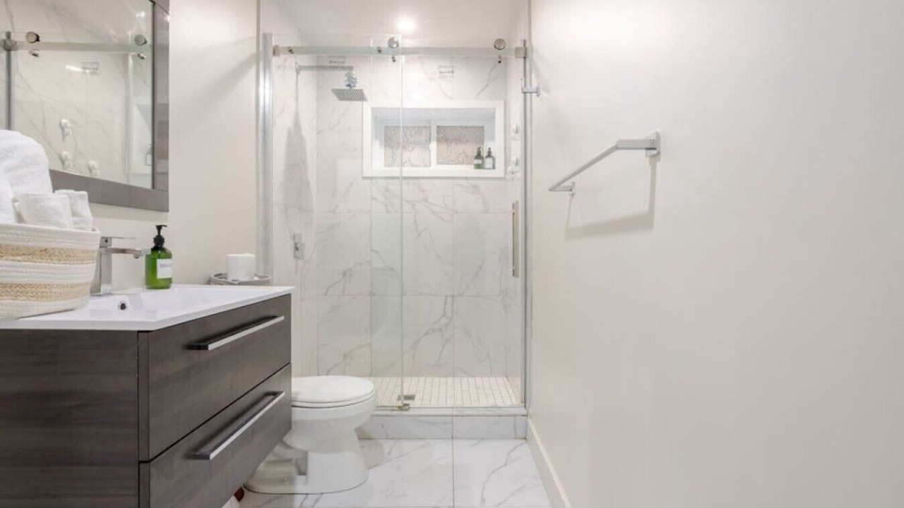 Photo of Bathroom in Cote-Des-Neiges—Notre-Dame-De-Grace