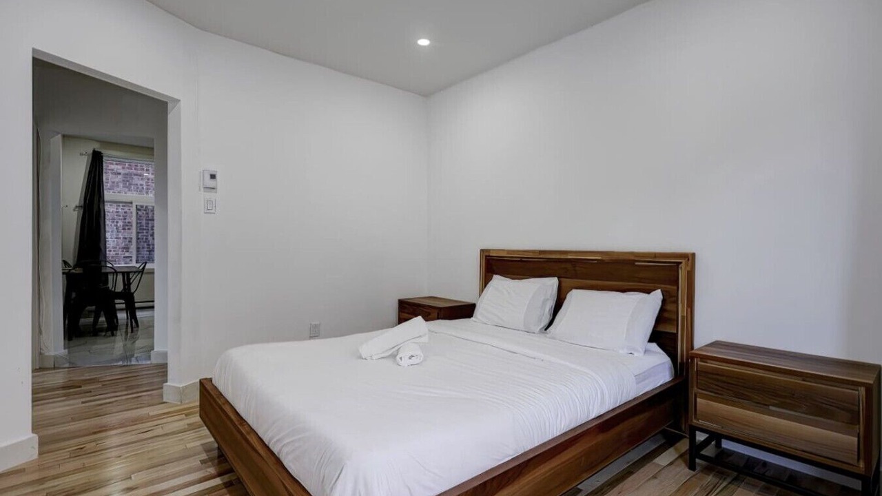 Photo of Bedroom in Cote-Des-Neiges—Notre-Dame-De-Grace