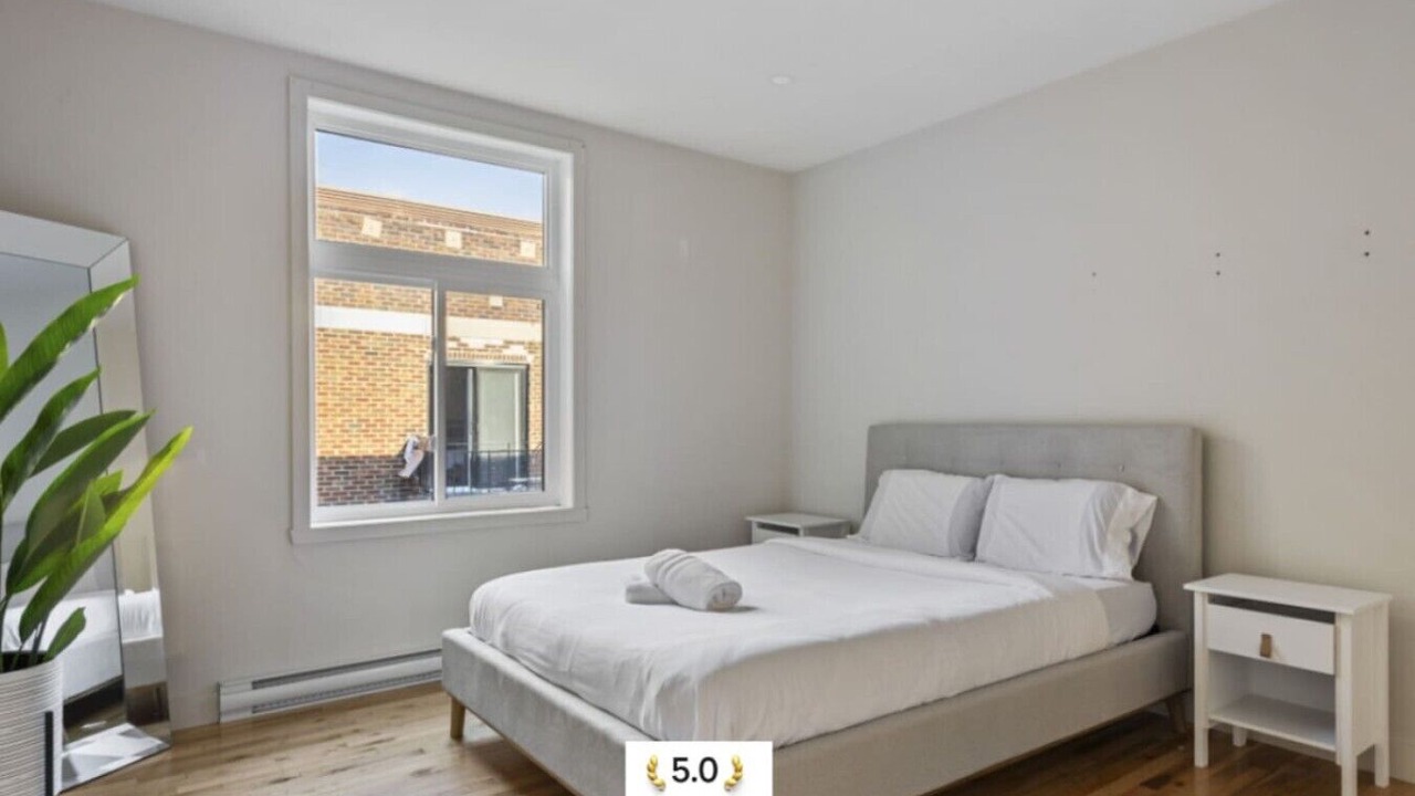 Photo of Bedroom in Cote-Des-Neiges—Notre-Dame-De-Grace