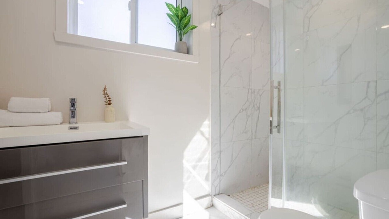 Photo of Bathroom in Cote-Des-Neiges—Notre-Dame-De-Grace