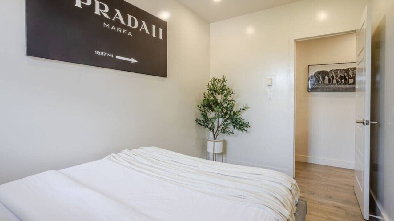 Photo of Bedroom in Cote-Des-Neiges—Notre-Dame-De-Grace