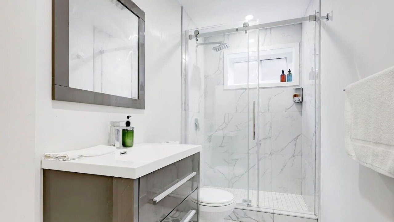 Photo of Bathroom in Cote-Des-Neiges—Notre-Dame-De-Grace