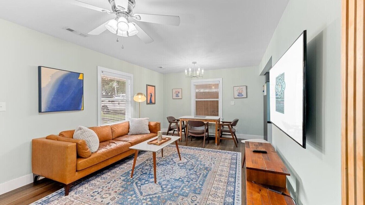 Photo of Livingroom in Hanahan