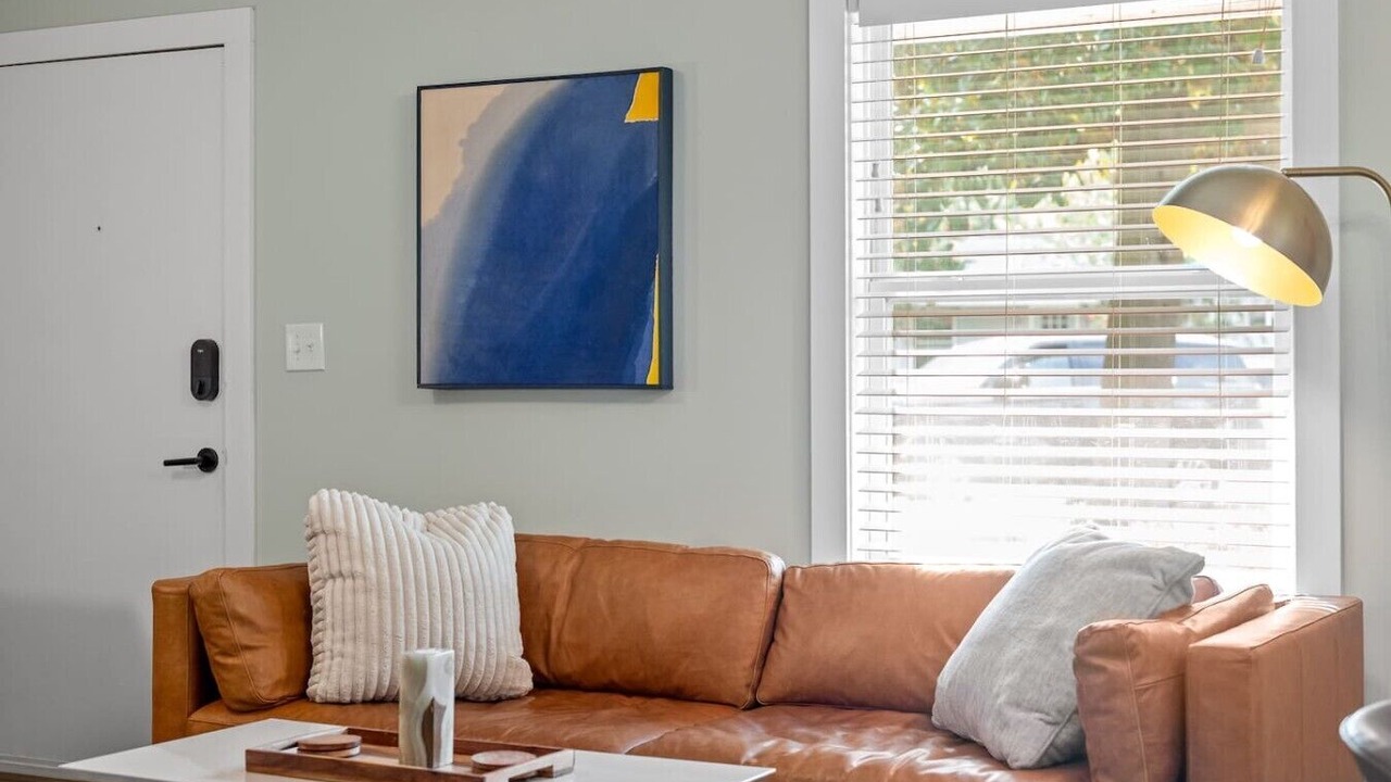 Photo of Livingroom in Hanahan