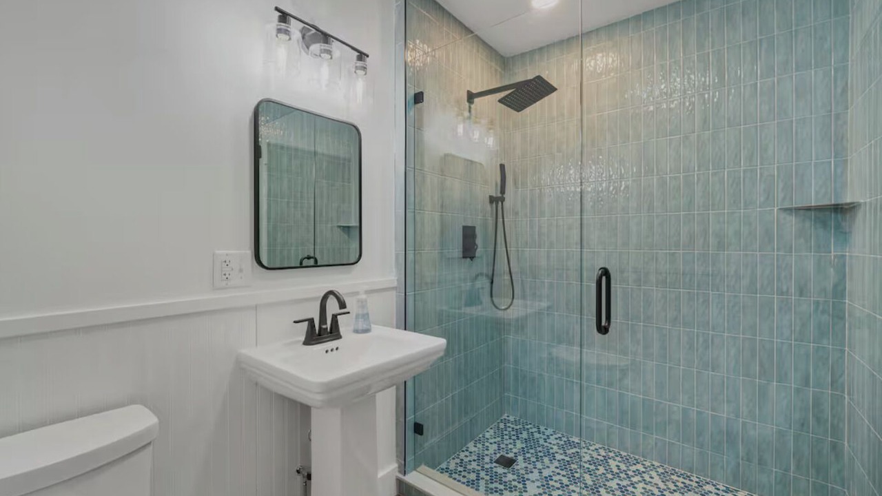 Photo of Bathroom in Newland