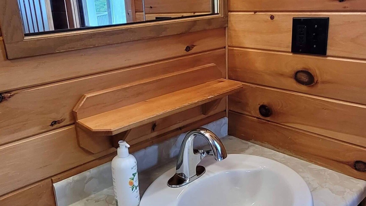 Photo of Bathroom in Carling
