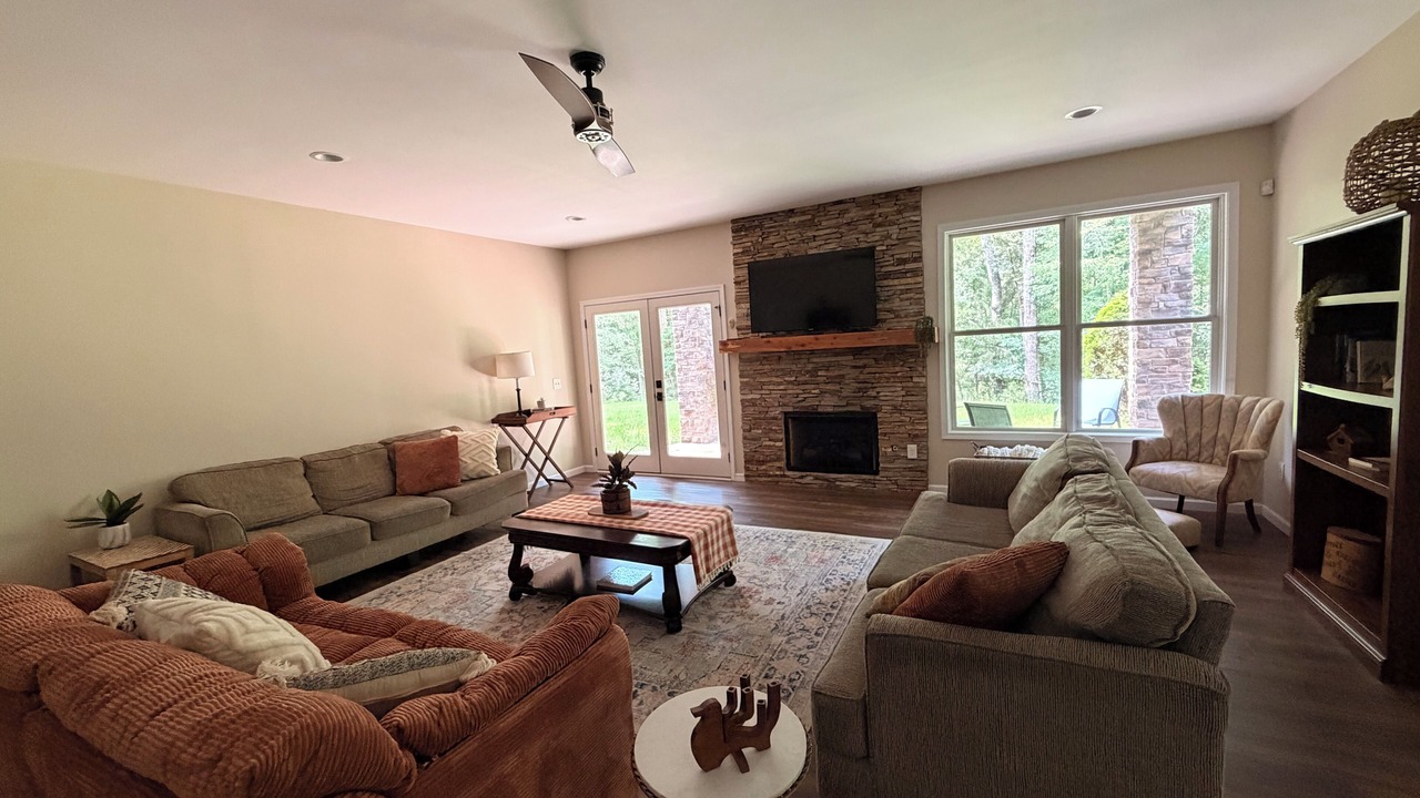 Photo of Livingroom in State Park