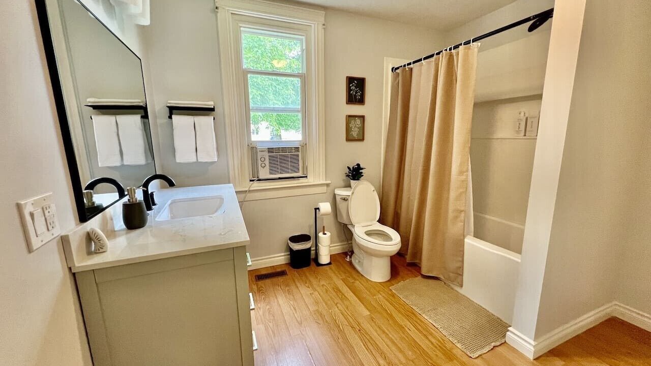 Photo of Bathroom in Drumheller