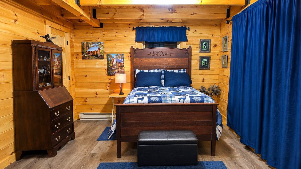 Photo of Bedroom in Claypool Hill