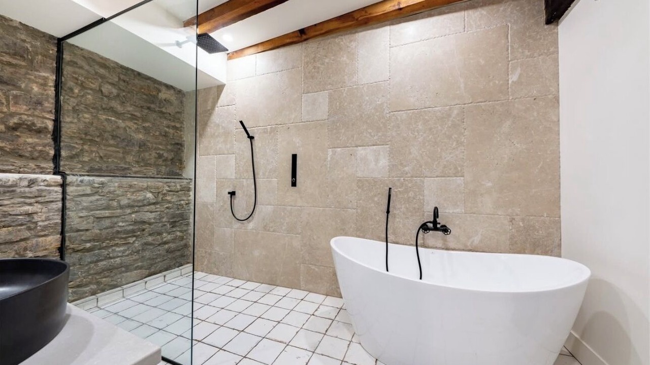 Photo of Bathroom in Cite Multimedia