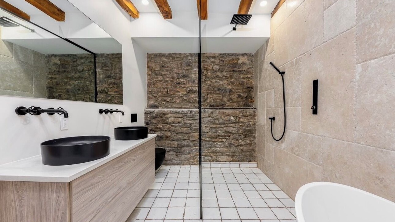 Photo of Bathroom in Cite Multimedia