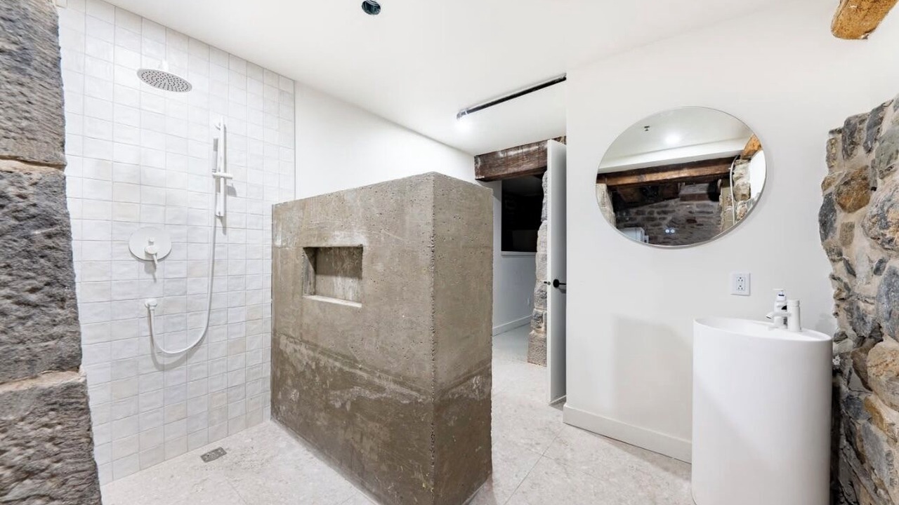 Photo of Bathroom in Cite Multimedia