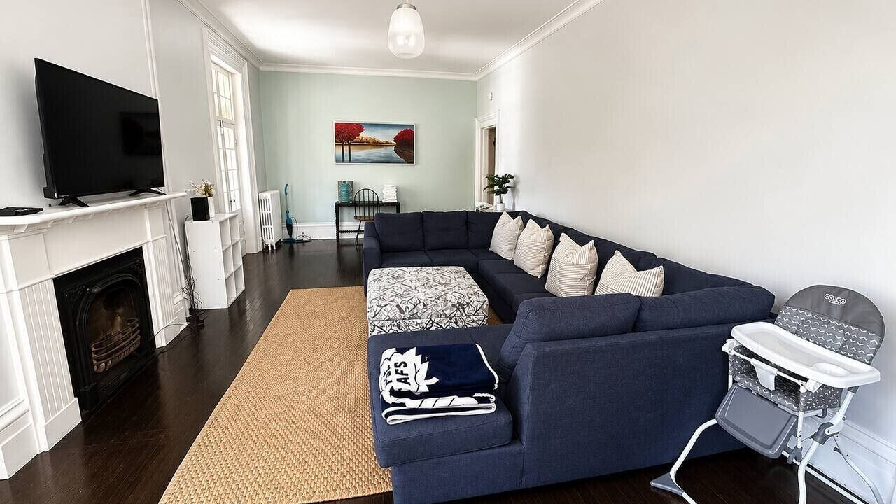 Photo of Livingroom in Cobourg