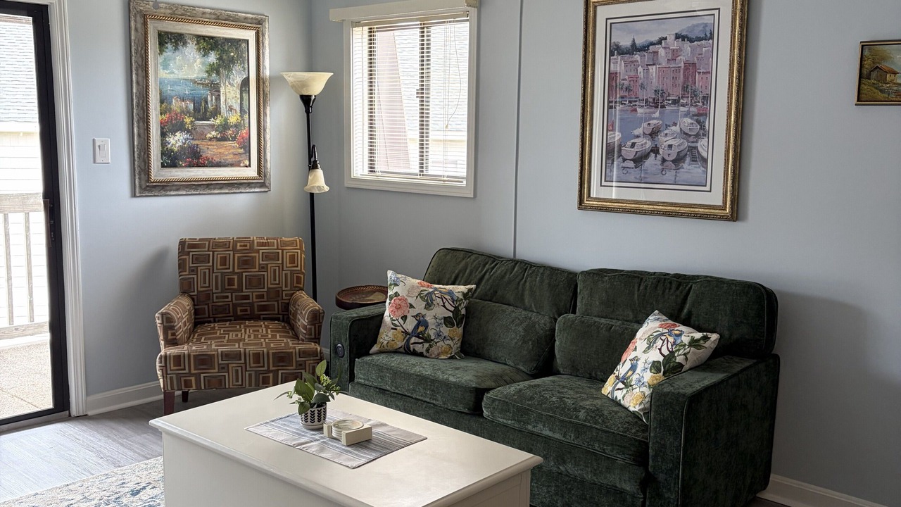 Photo of Livingroom in White Lake