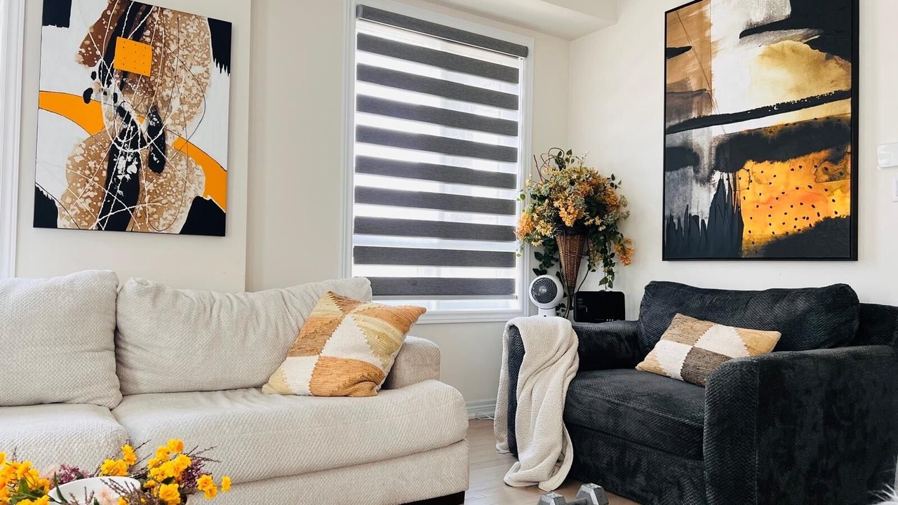 Photo of Livingroom in Durham Region