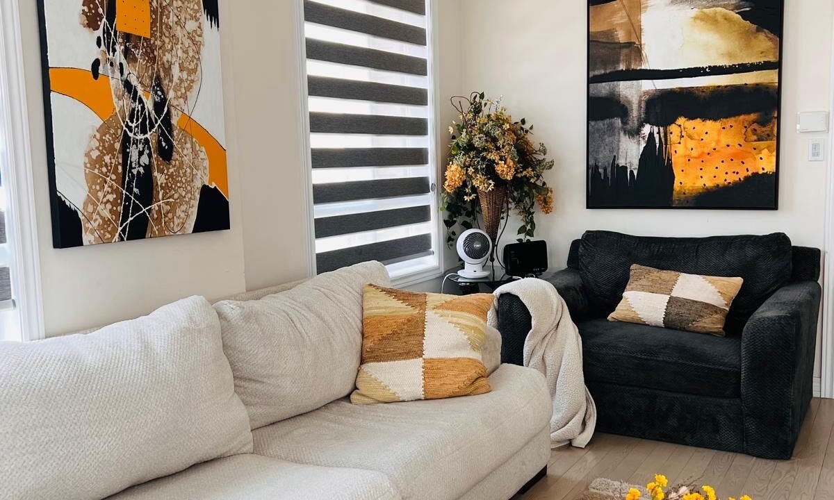 Photo of Livingroom in Durham Region