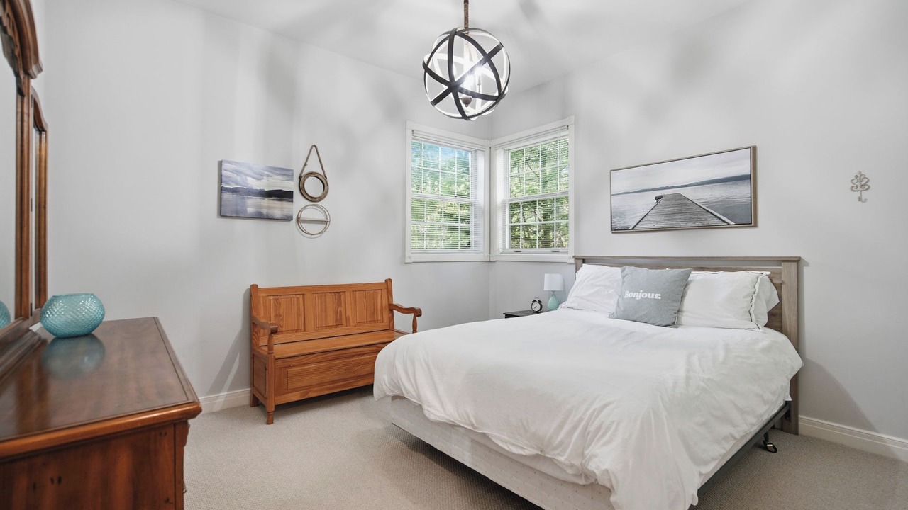 Photo of Bedroom in Grand Bend