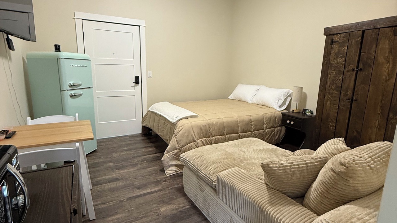 Photo of Bedroom in North Alton