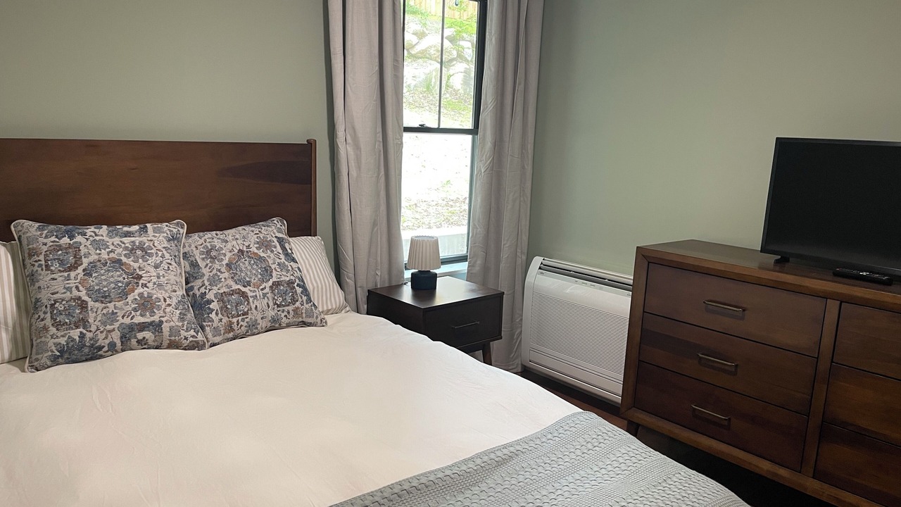 Photo of Bedroom in Danforth