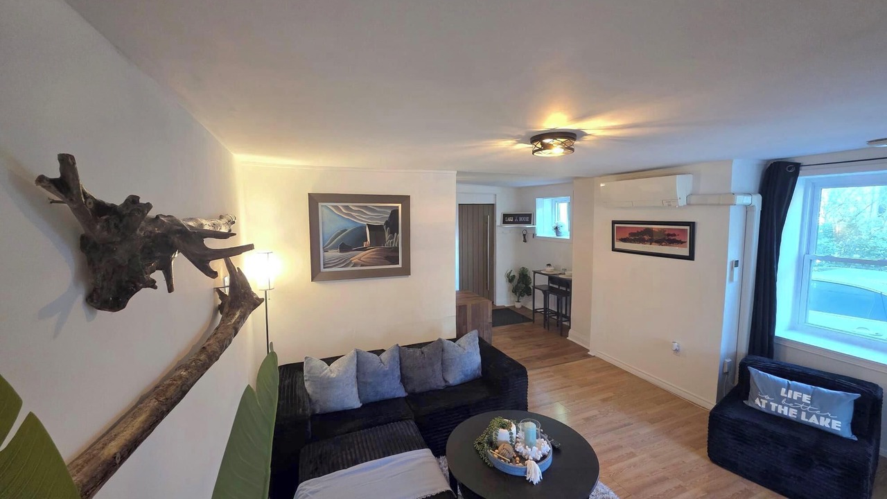 Photo of Livingroom in Clarington
