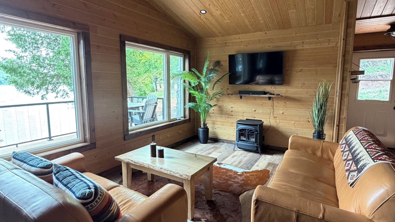 Photo of Livingroom in Manitoulin District