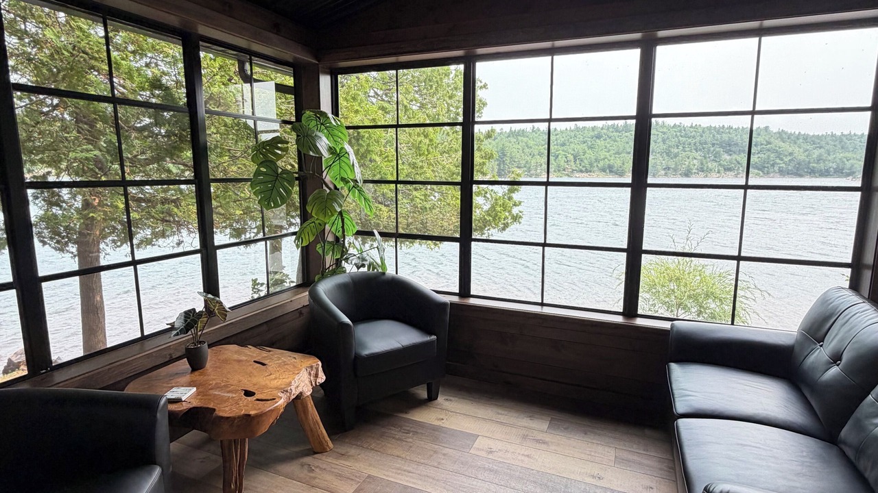 Photo of Livingroom in Manitoulin District