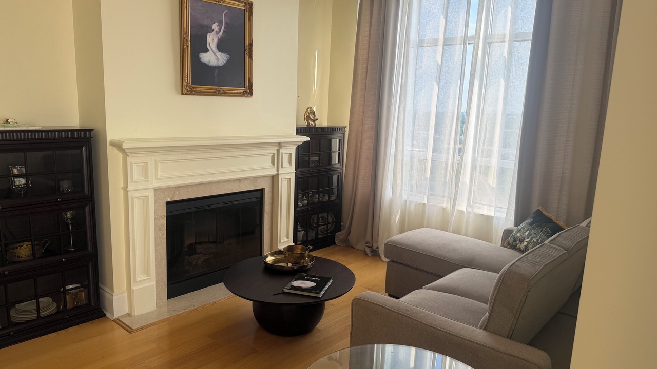 Photo of Livingroom in Willowdale