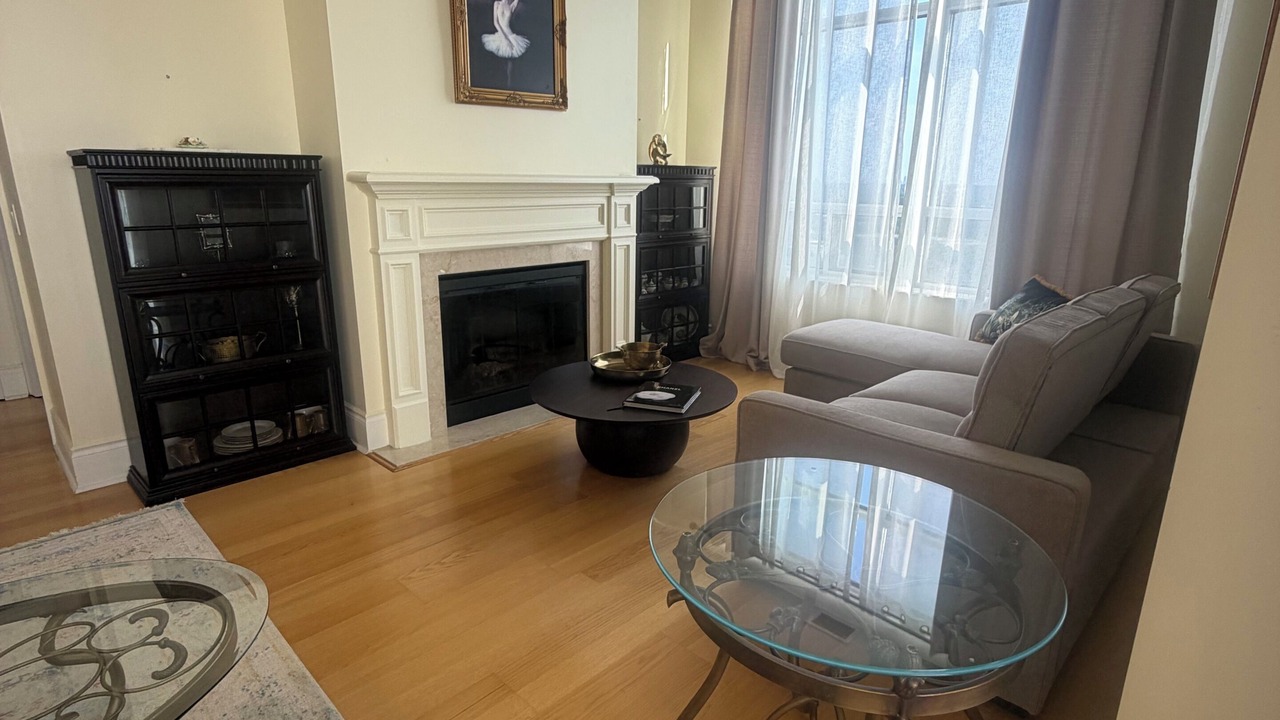 Photo of Livingroom in Willowdale