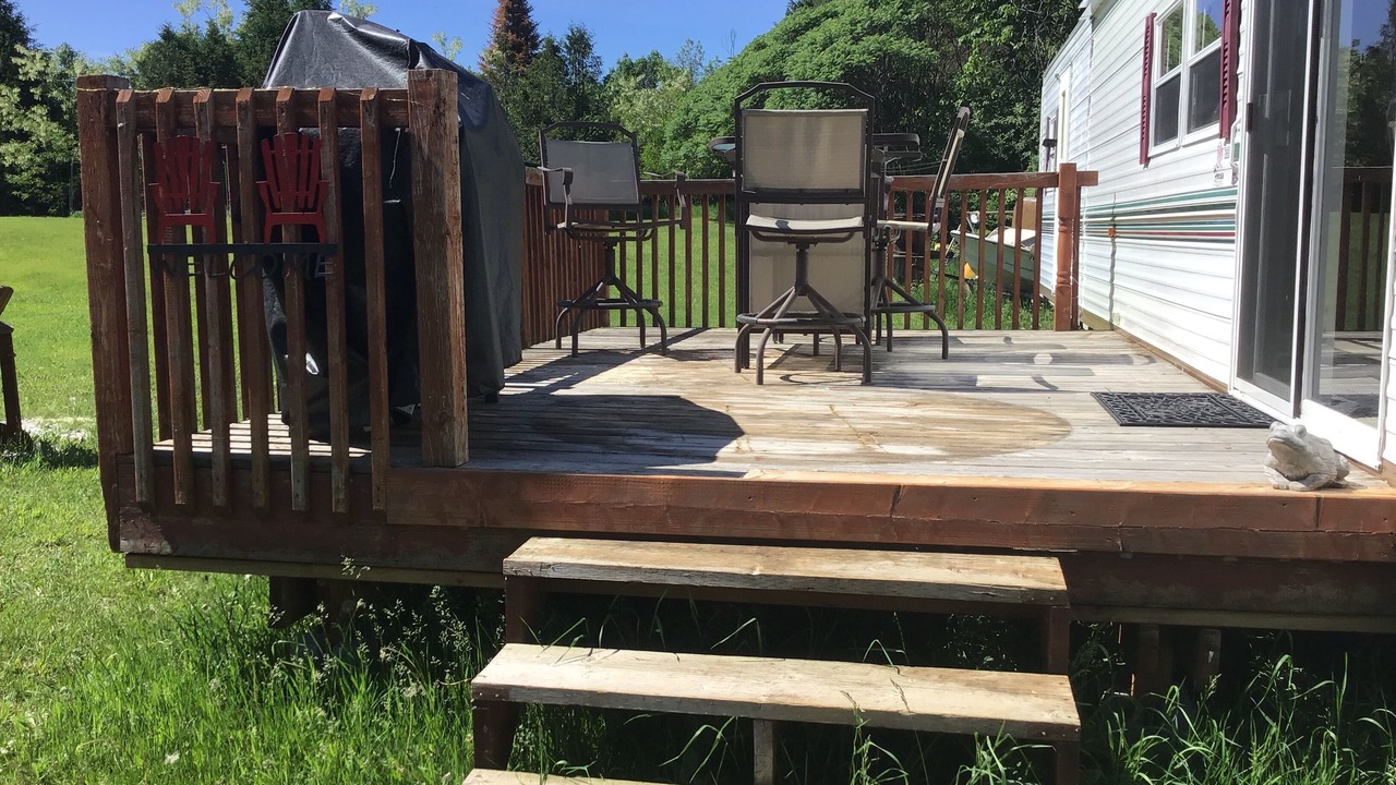 Photo of Patio Balcony in Lanark Highlands