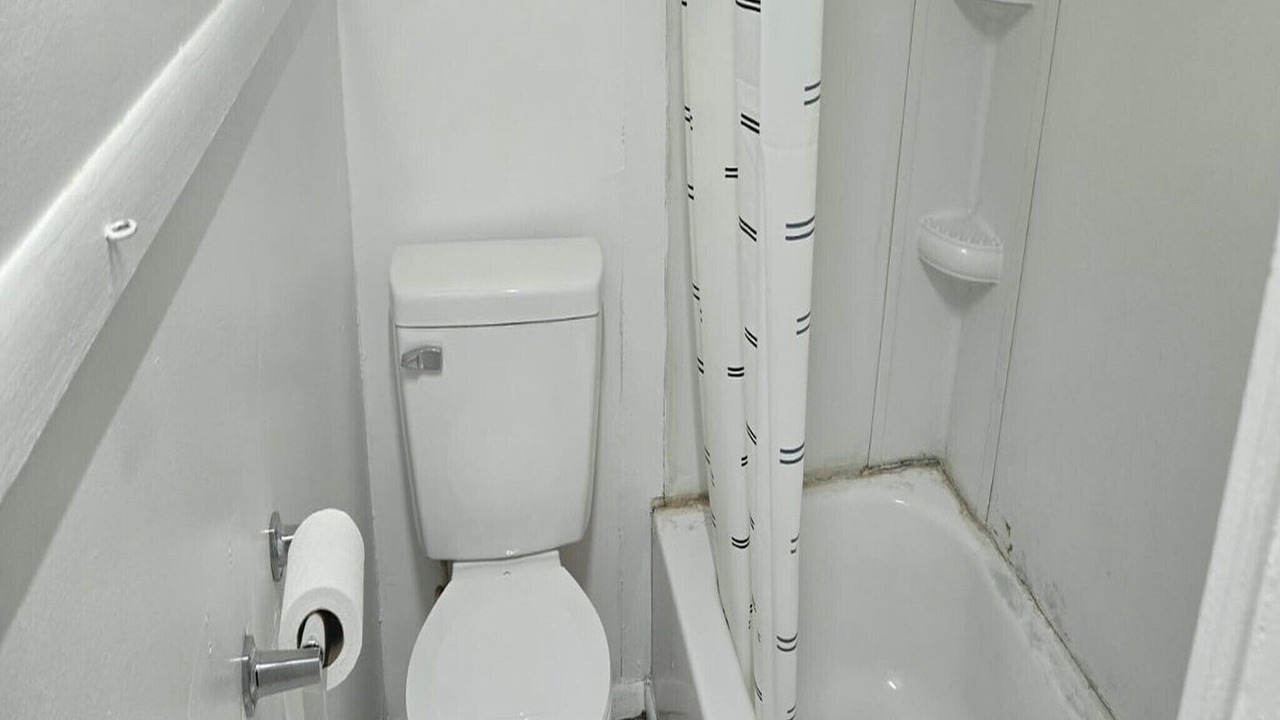 Photo of Bathroom in Redwood