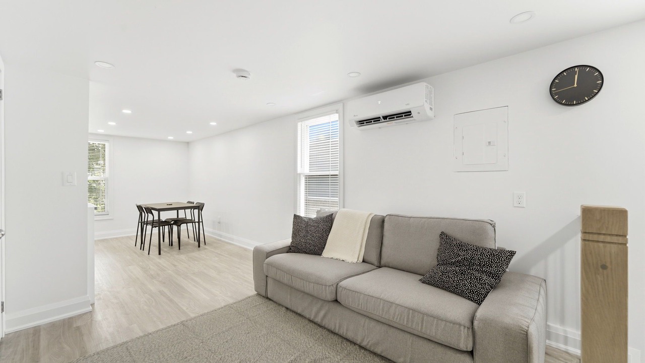 Photo of Livingroom in Brantford